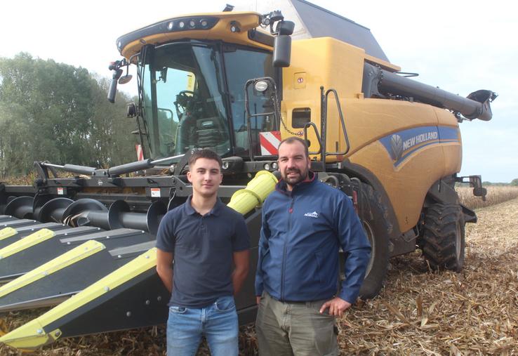 Corentin Pottier, salarié de Fabien Lecroc, aux côtés de Valentin Potier.