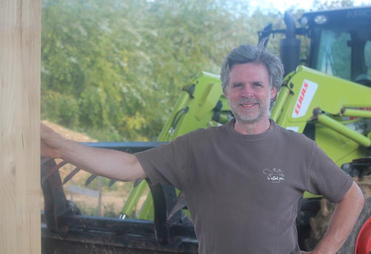 Sylvain Jardin peut être fier de son bâtiment de 350 m2, en bonne partie auto-construit.
