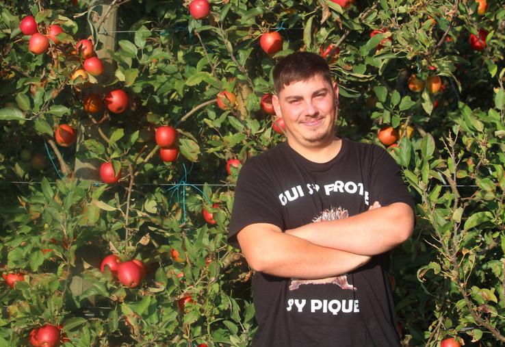 Samuel Auville, 22 ans, est salarié à la Sica Gerfruit à Chenu.