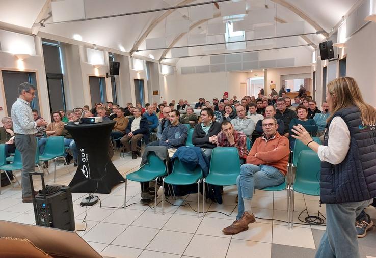 Une centaine d'éleveurs sarthois se sont déplacés, mardi 27 janvier, au rendez-vous sanitaire du GDS.