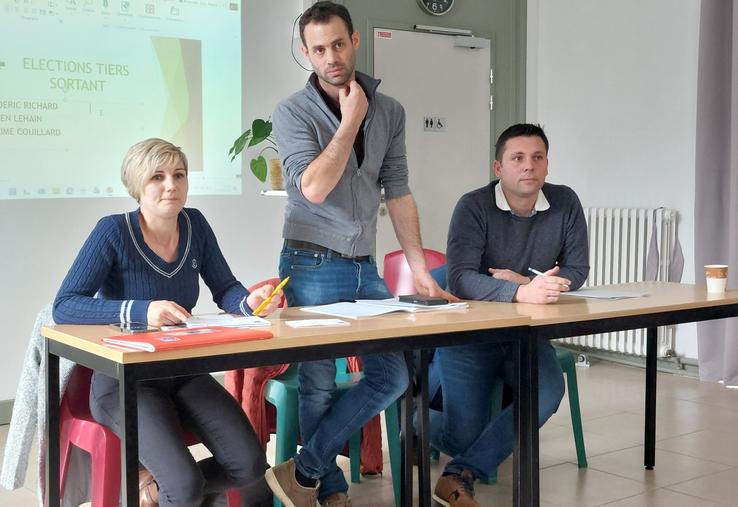 Gaëlle Veille, trésorière, Maxime Niepceron, président, et Julien Lehain, secrétaire du syndicat Charolais Sarthe.