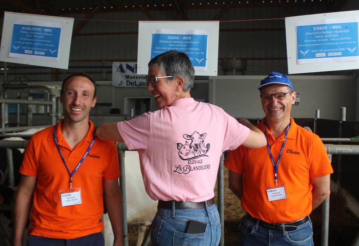 Frédéric, Isabelle et Olivier Pousse. En bas à droite, quatre techniciens « bleus » : Aurion Colas, Maxime Bruon, Bastien Rocher et François Charles.